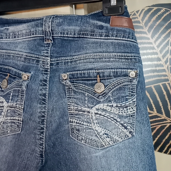 WallFlower Jeans - Picture 2 of 3